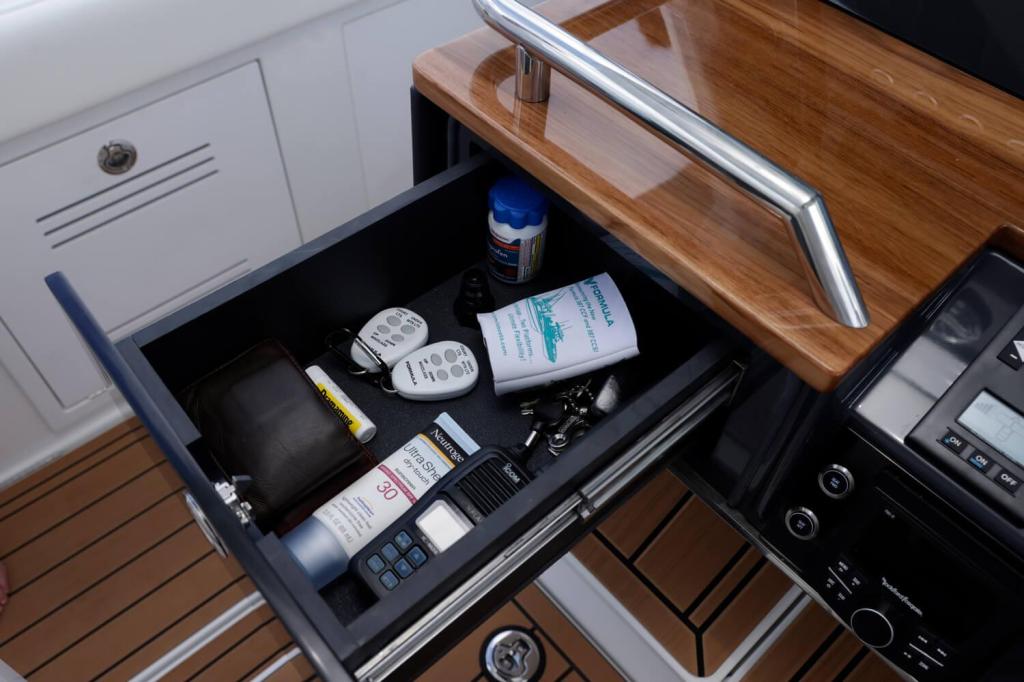 Formula 387 Center Console Fish