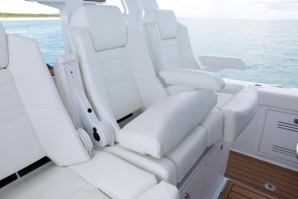 Formula 387 Center Console Fish