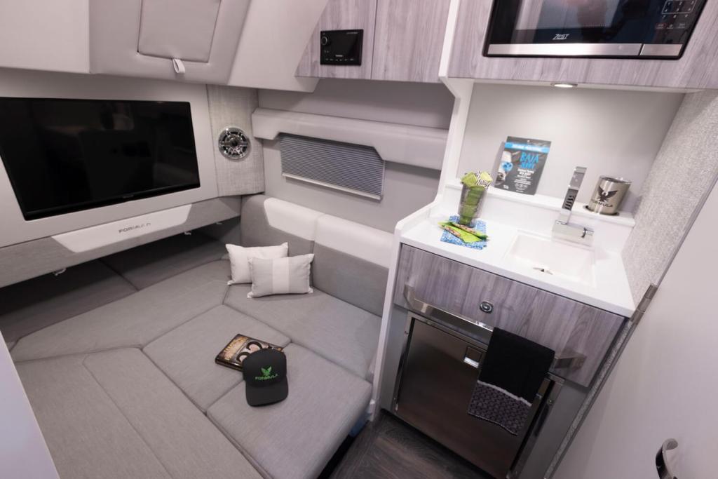 Formula 387 Center Console Fish