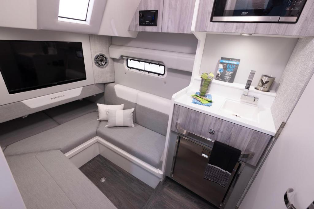 Formula 387 Center Console Fish