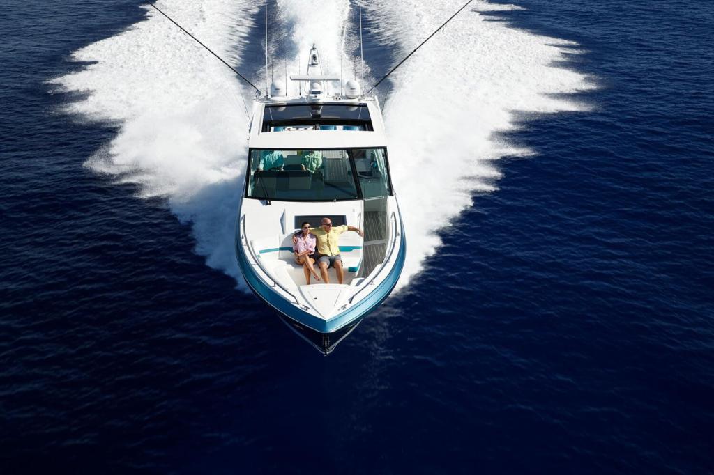 Formula 430 All Sport Crossover