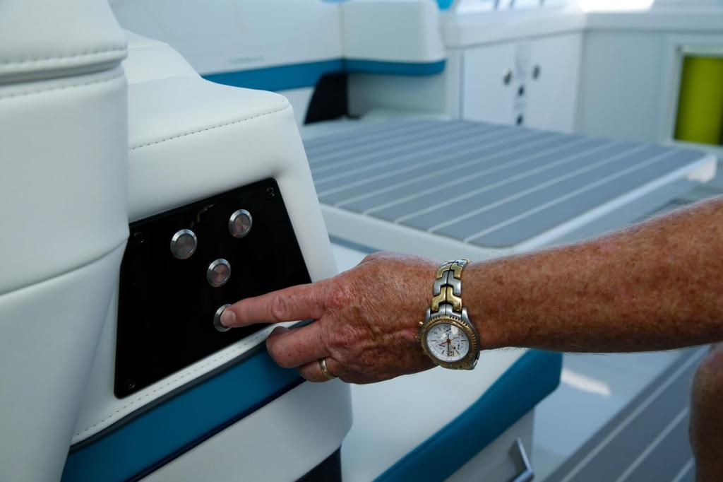 Formula 430 All Sport Crossover