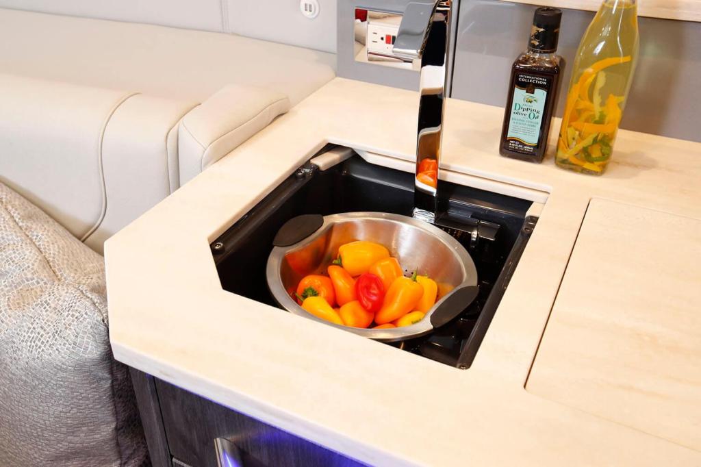 Formula 430 All Sport Crossover