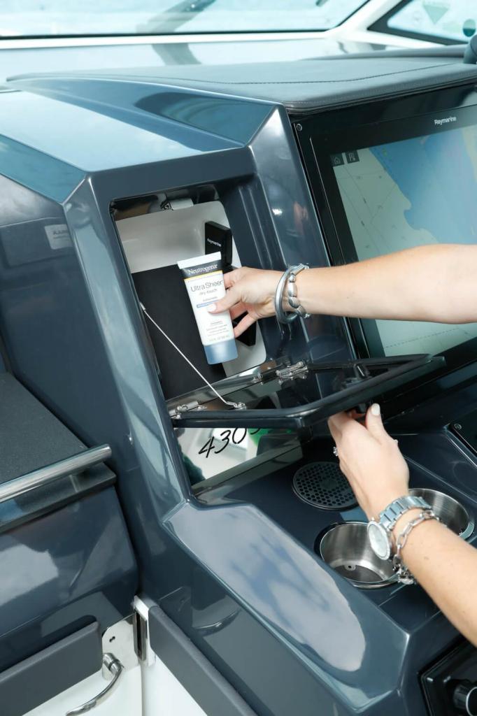 Formula 430 Super Sport Crossover