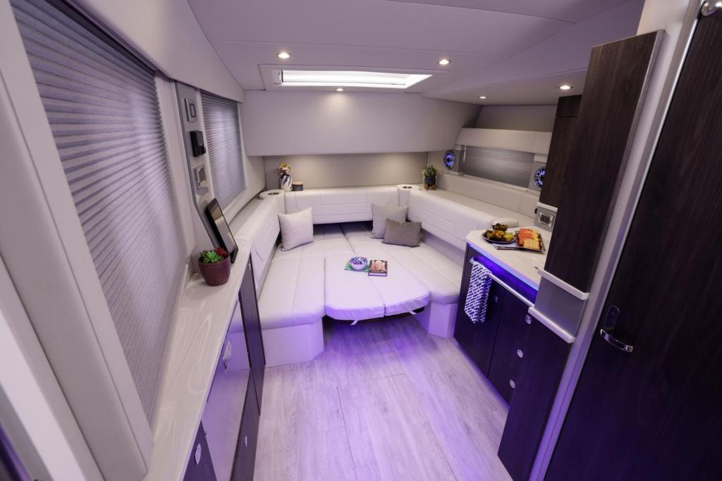 Formula 430 Super Sport Crossover