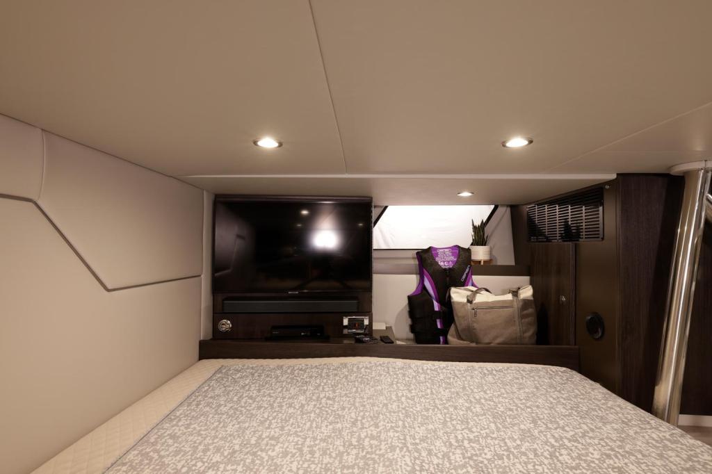 Formula 430 Super Sport Crossover