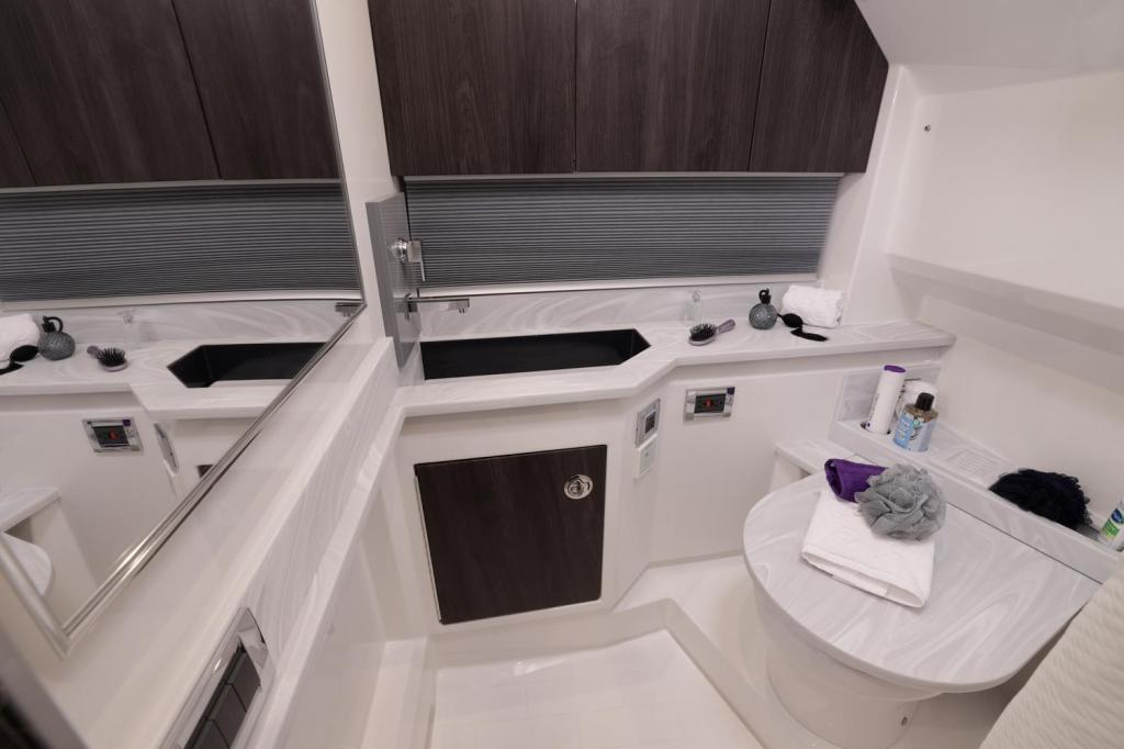 Formula 430 Super Sport Crossover