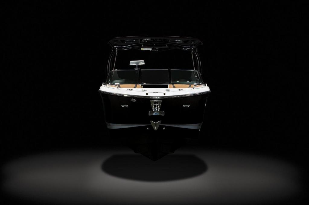 Chaparral 28 Surf