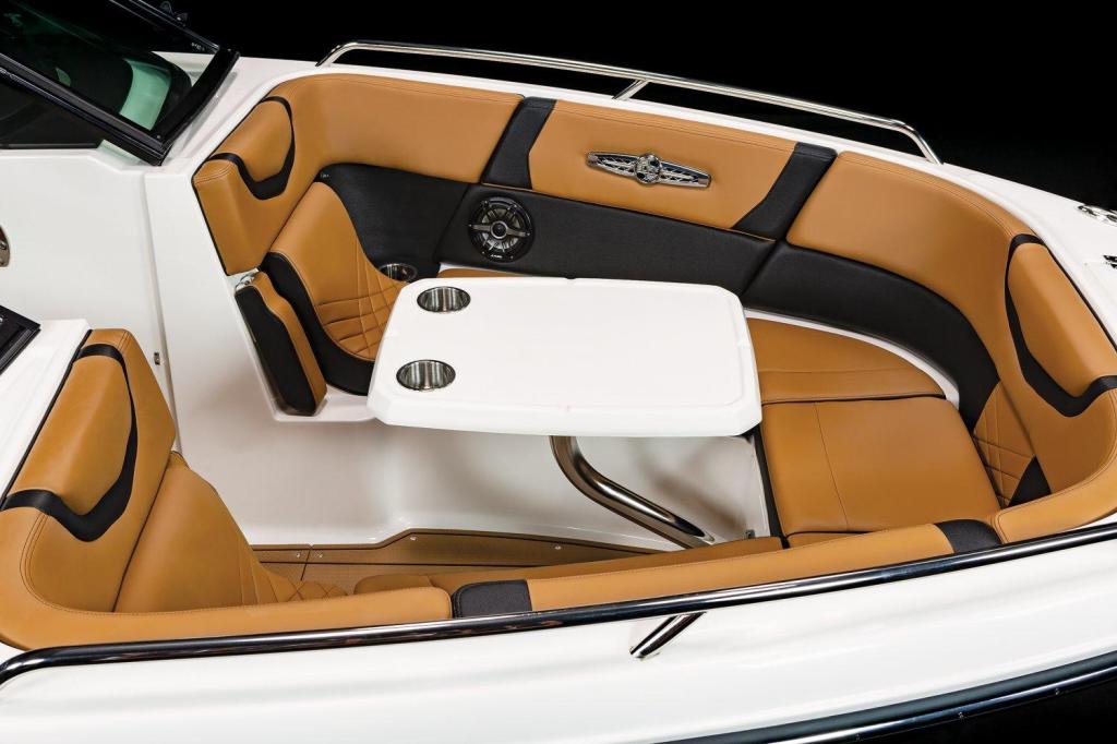 Chaparral 28 Surf