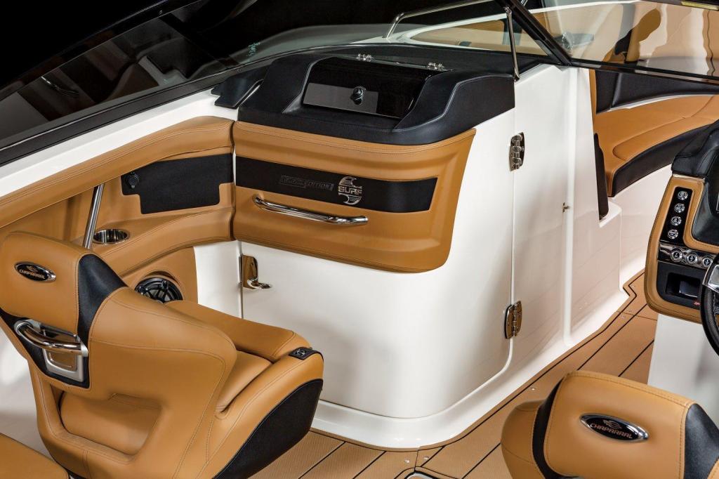 Chaparral 28 Surf