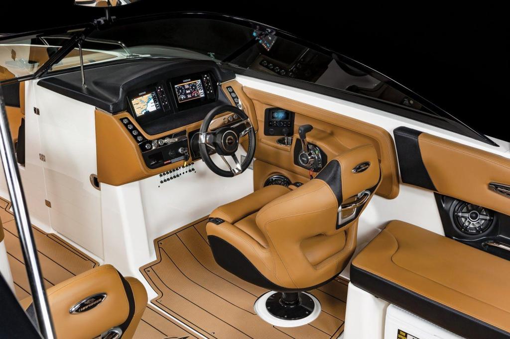 Chaparral 28 Surf