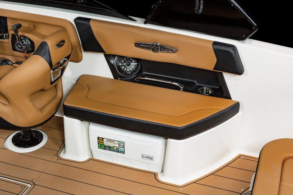 Chaparral 28 Surf