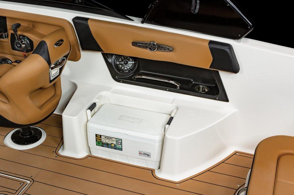 Chaparral 28 Surf