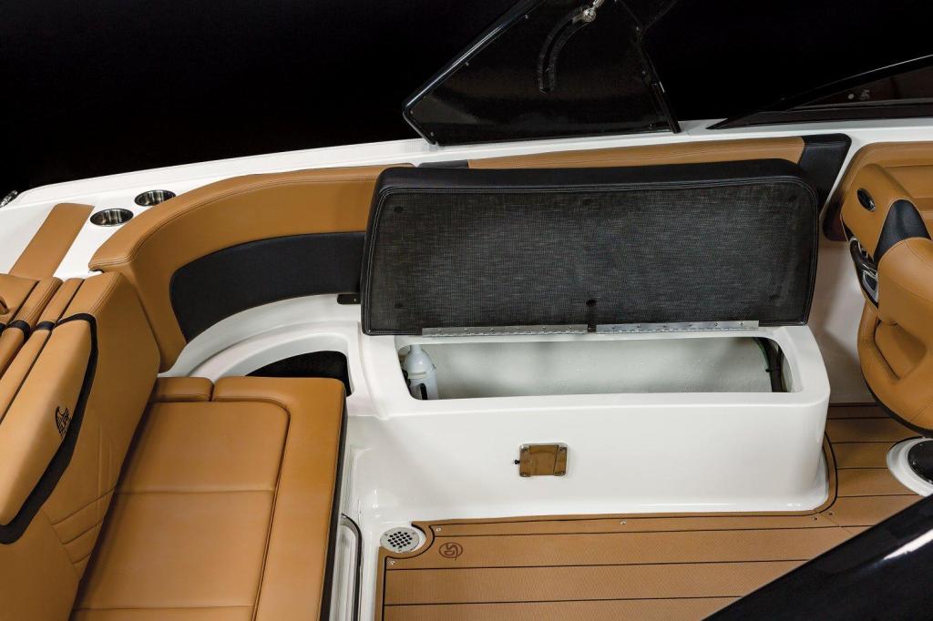 Chaparral 28 Surf