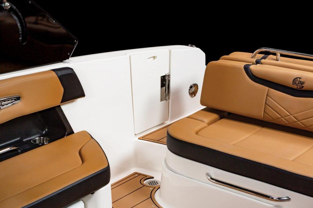 Chaparral 28 Surf
