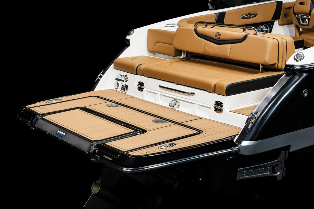 Chaparral 28 Surf