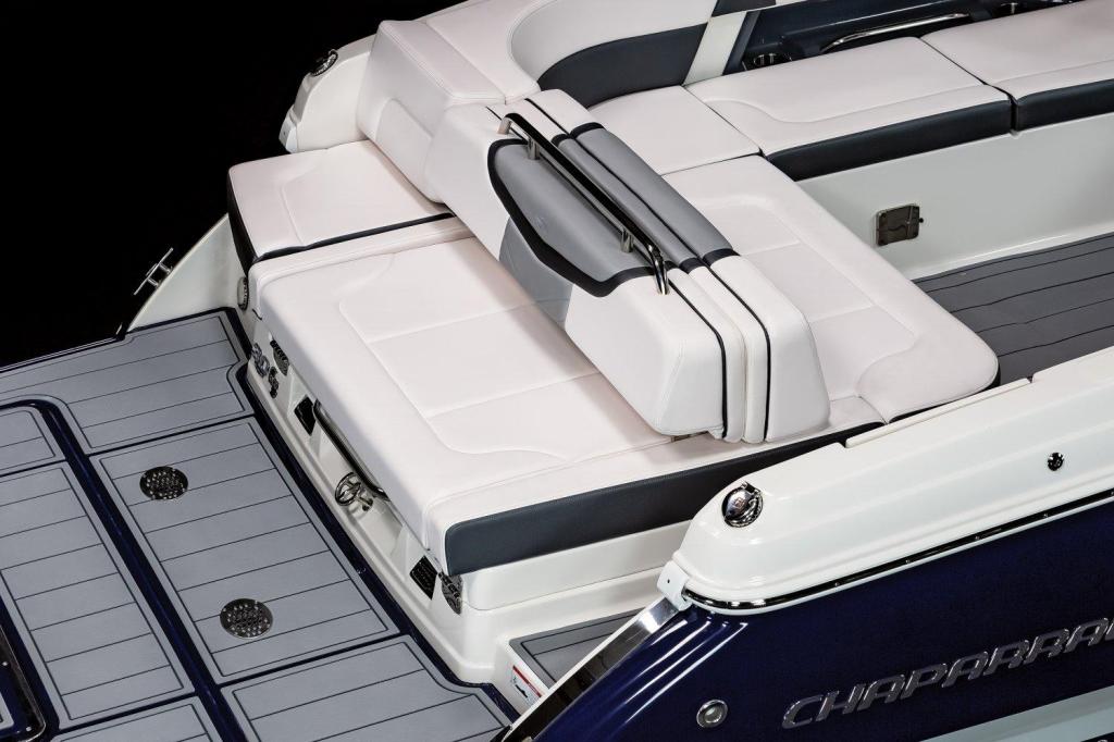 Chaparral 30 Surf