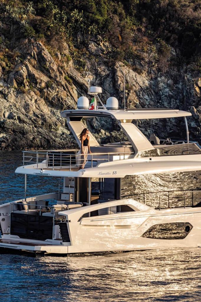 Absolute Navetta 53