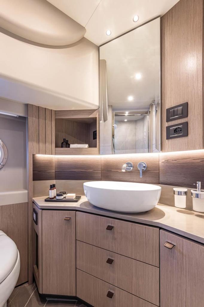 Absolute Navetta 53