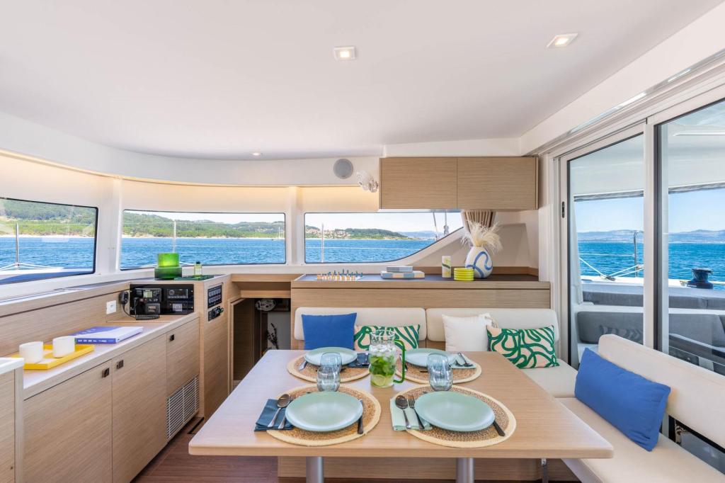 Lagoon 43