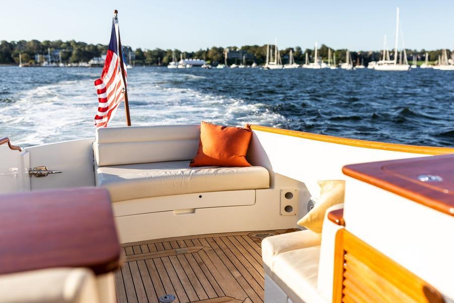 Hinckley Picnic Boat 37