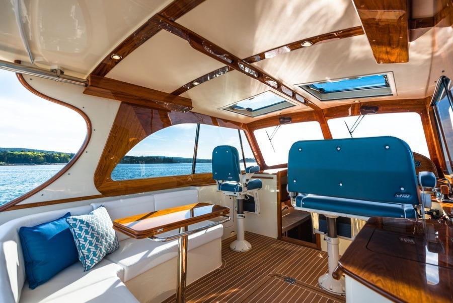 Hinckley Picnic Boat 40