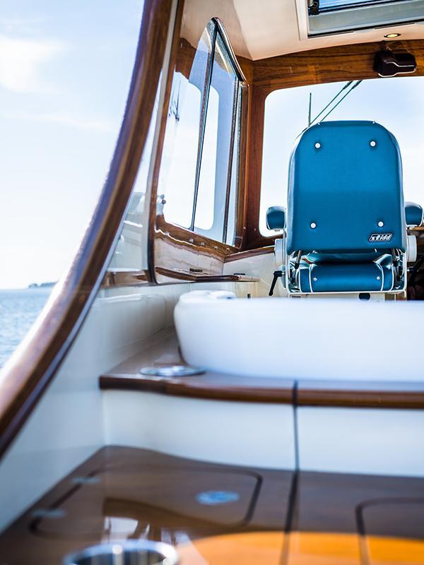 Hinckley Picnic Boat 40