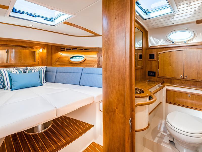 Hinckley Picnic Boat 40
