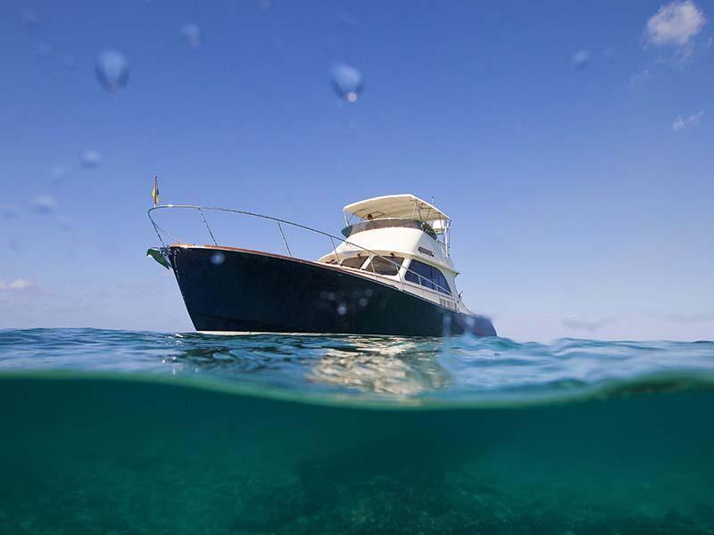 Hinckley Talaria 48 MK II