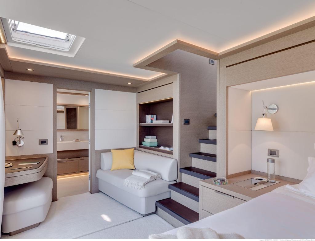 Lagoon Seventy 8