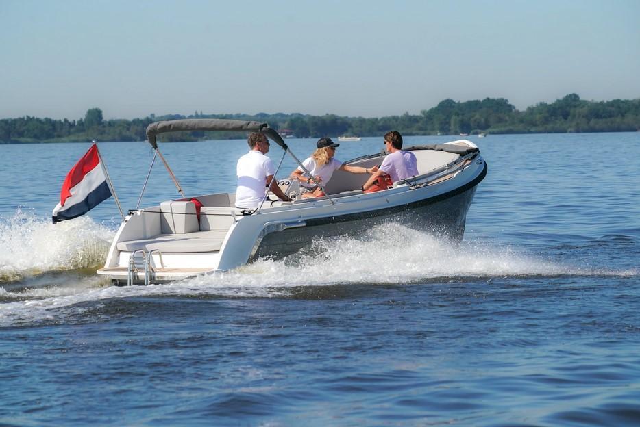 Interboat Intender 700