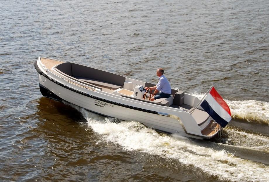 Interboat Intender 780