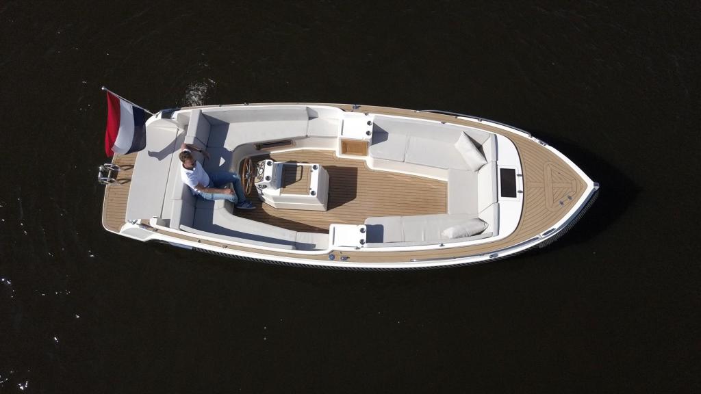 Interboat Intender 820