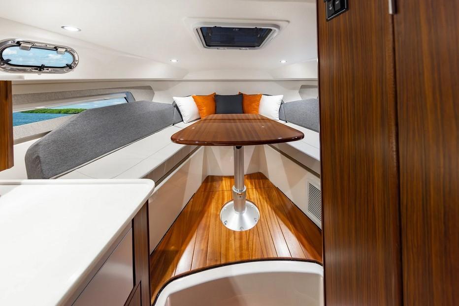 Pursuit Offshore OS 325