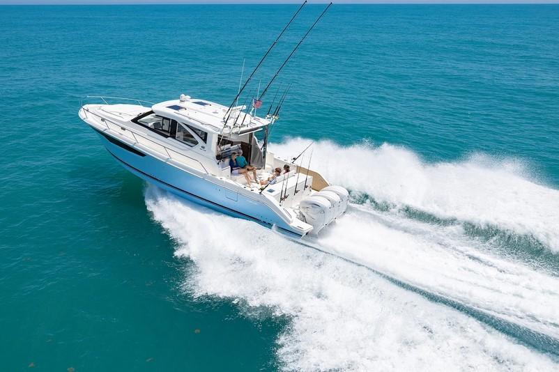 Pursuit Offshore OS 445