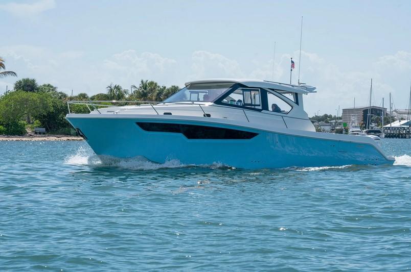 Pursuit Offshore OS 445