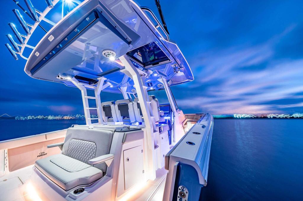 Pursuit Sport S 428