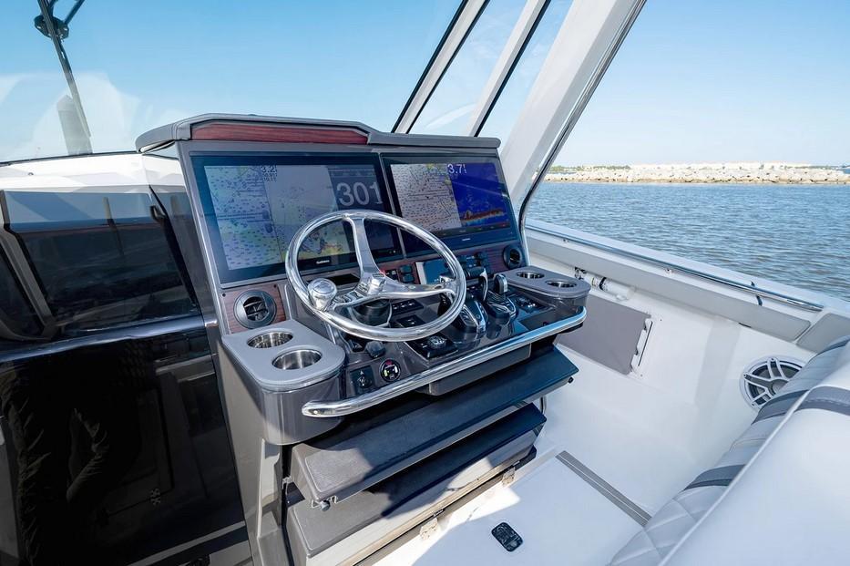 Pursuit Sport S 428