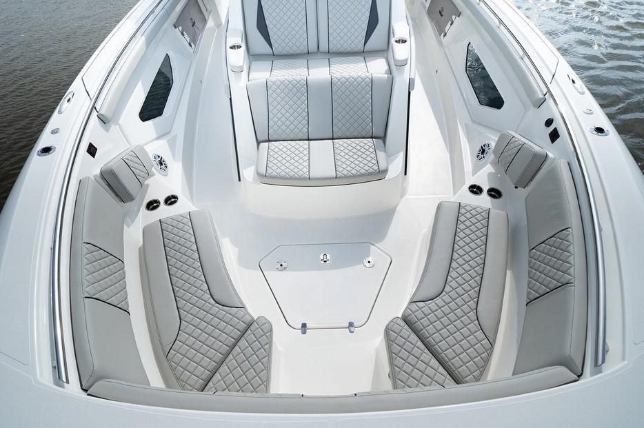 Pursuit Sport S 428