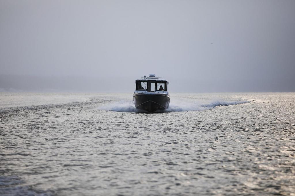 Buster Phantom Cabin