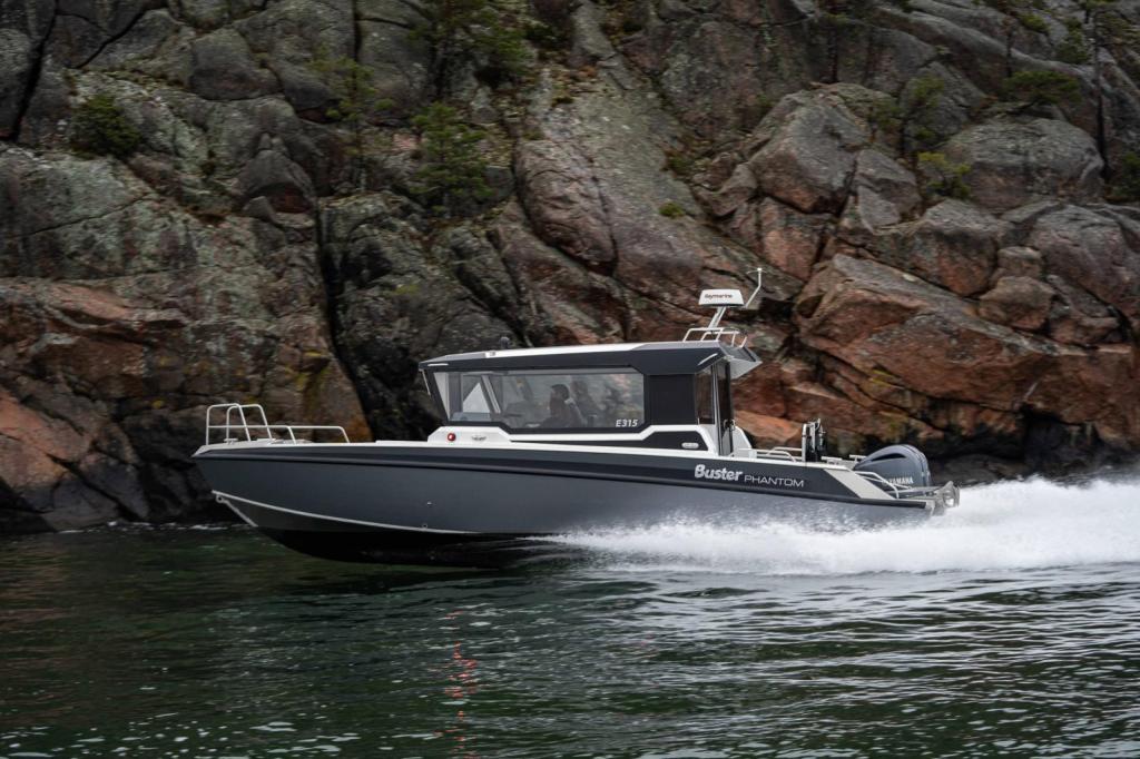 Buster Phantom Cabin