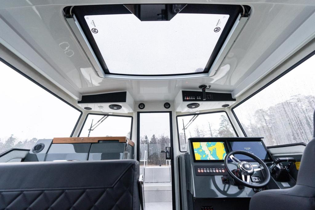 Buster Phantom Cabin