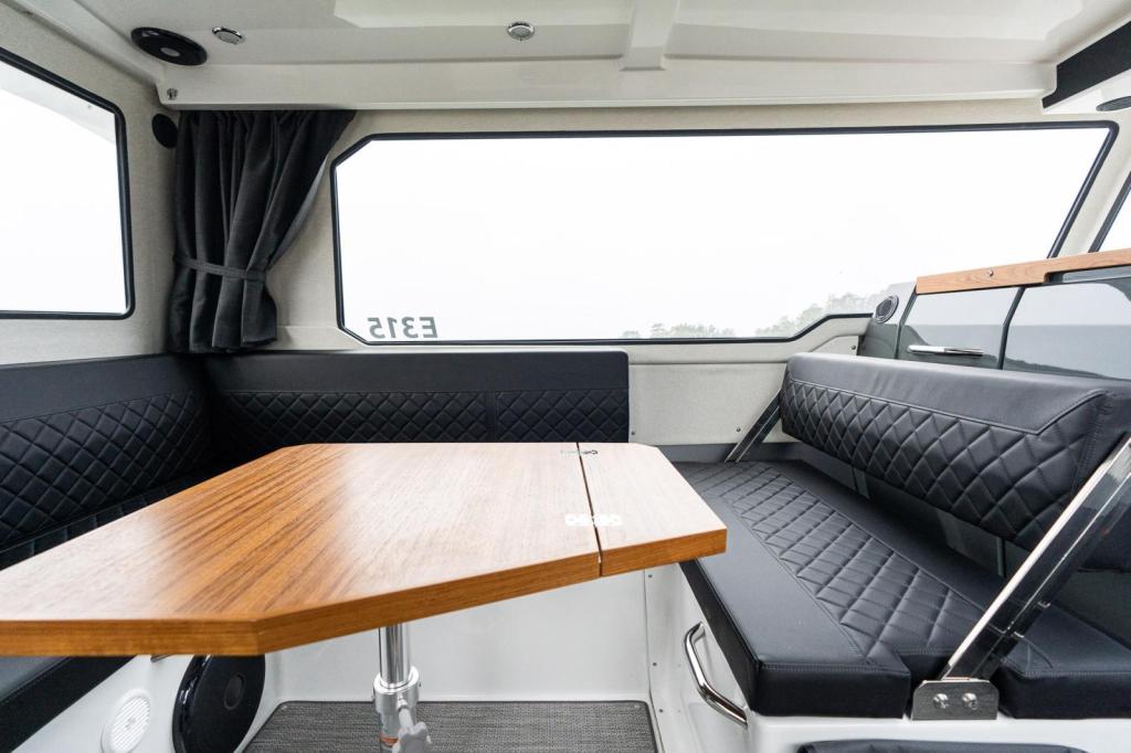 Buster Phantom Cabin