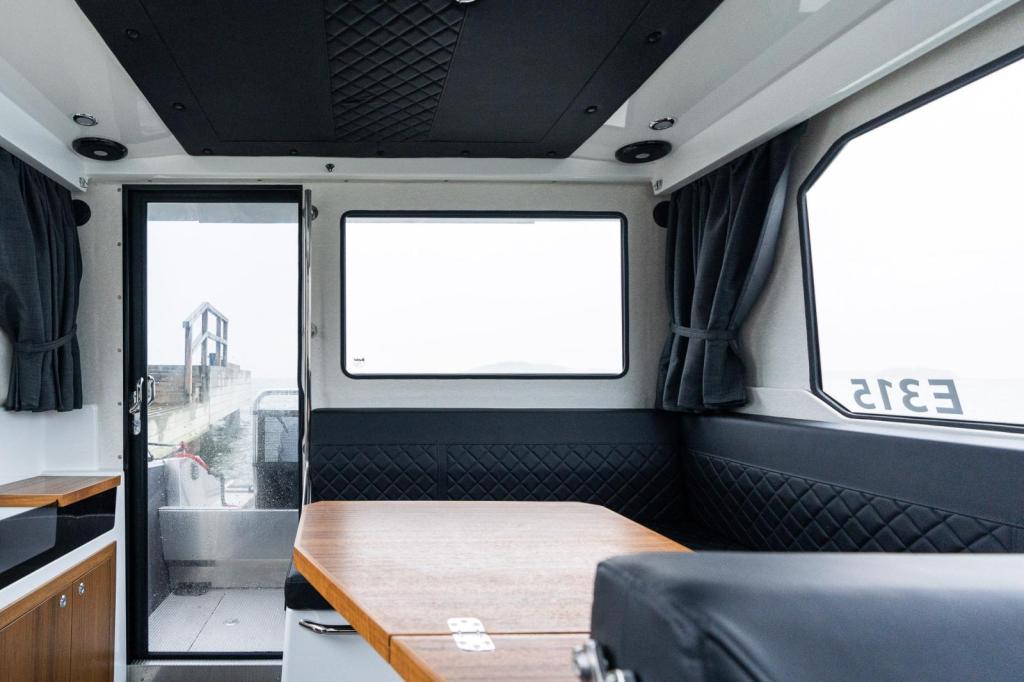 Buster Phantom Cabin