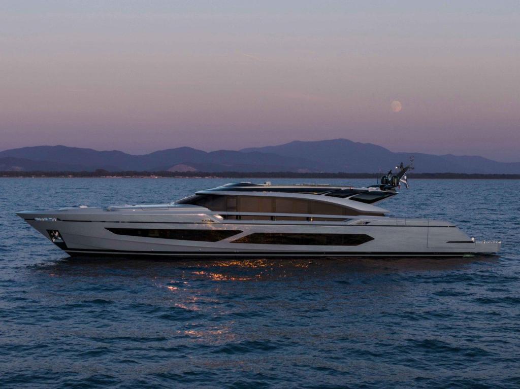 AB Yachts AB 130