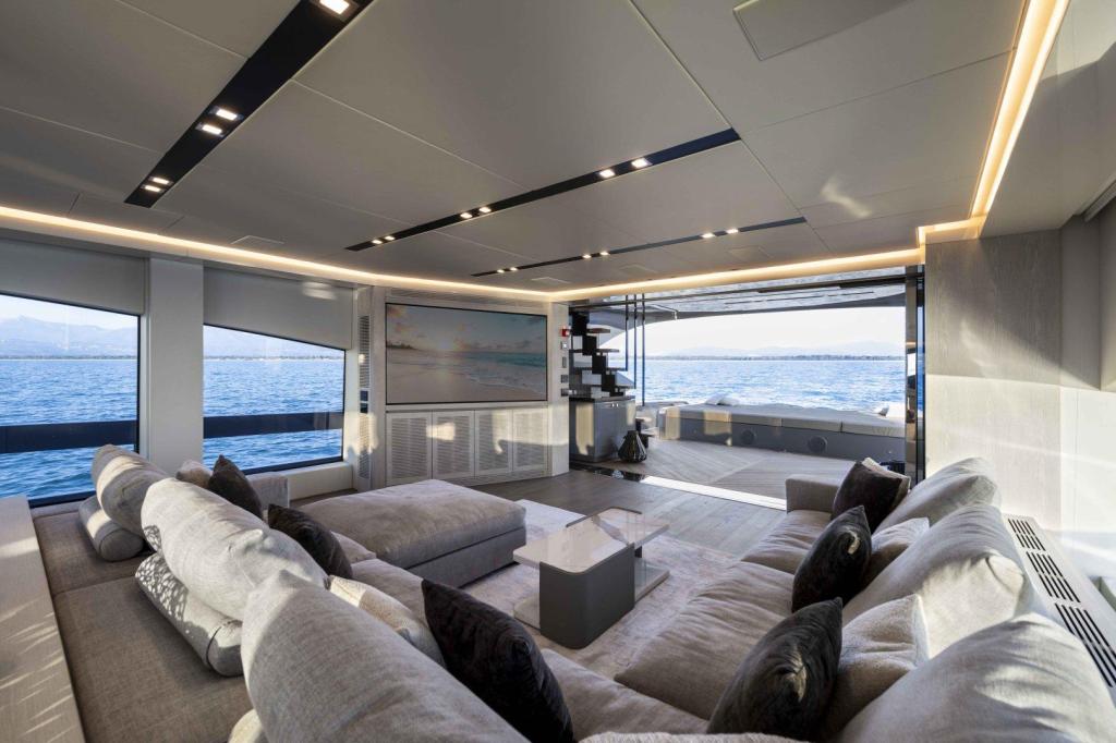 AB Yachts AB 130