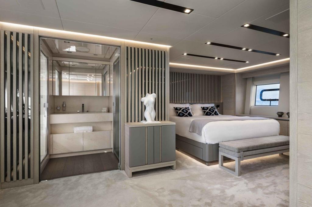 AB Yachts AB 130