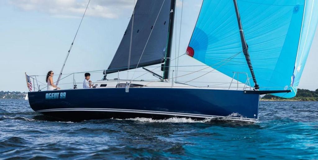 J Boats J 99