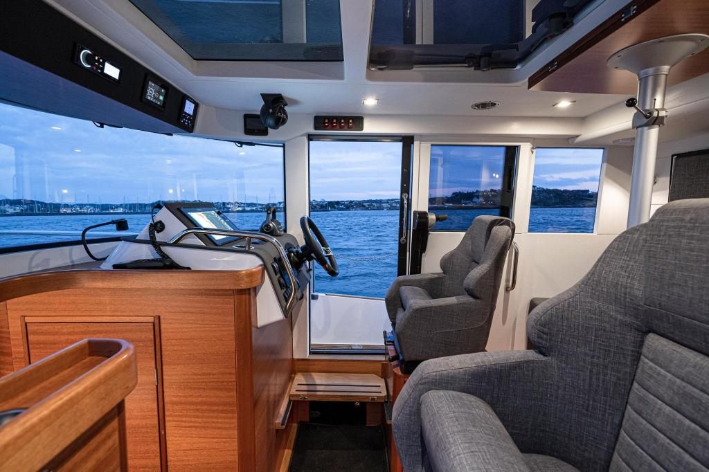 Paragon 31 Flybridge