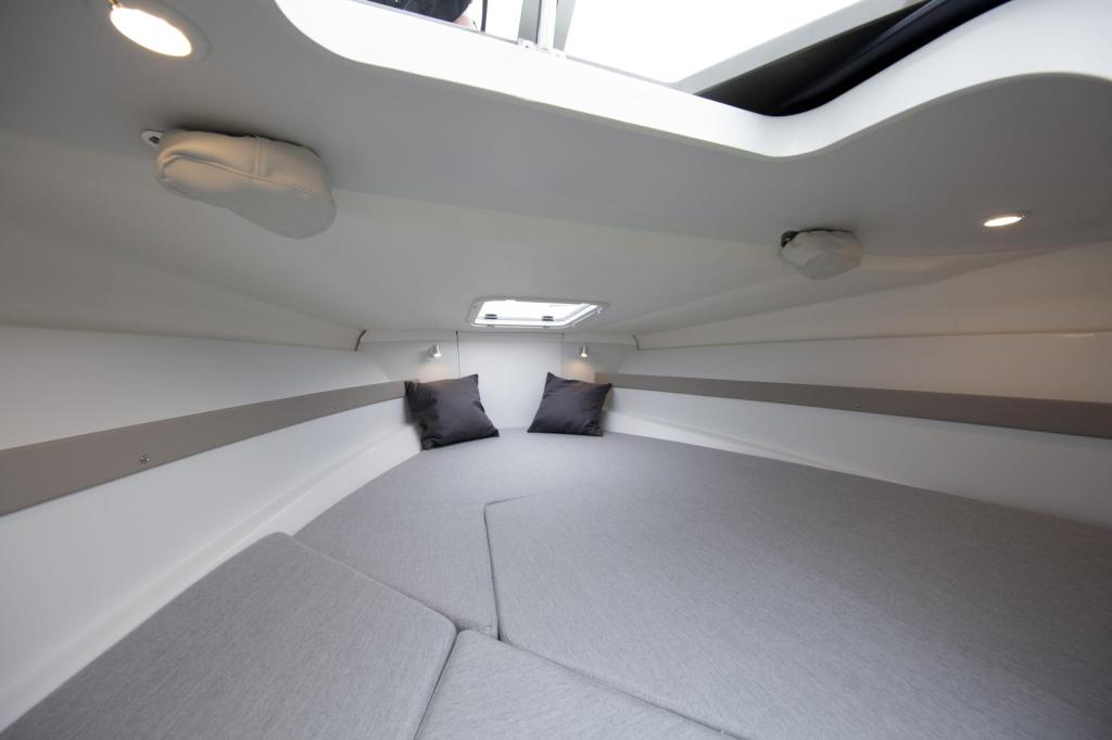Finnmaster T6 Day Cruiser